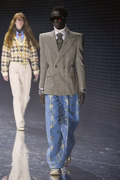 Look 3